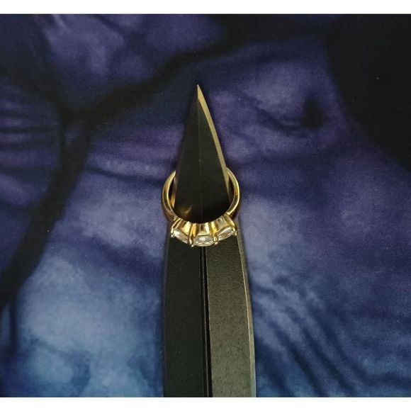 Swarovski Elements - Size 6.5 - 18K gold plated ring as pictured - Picture 3 of 7